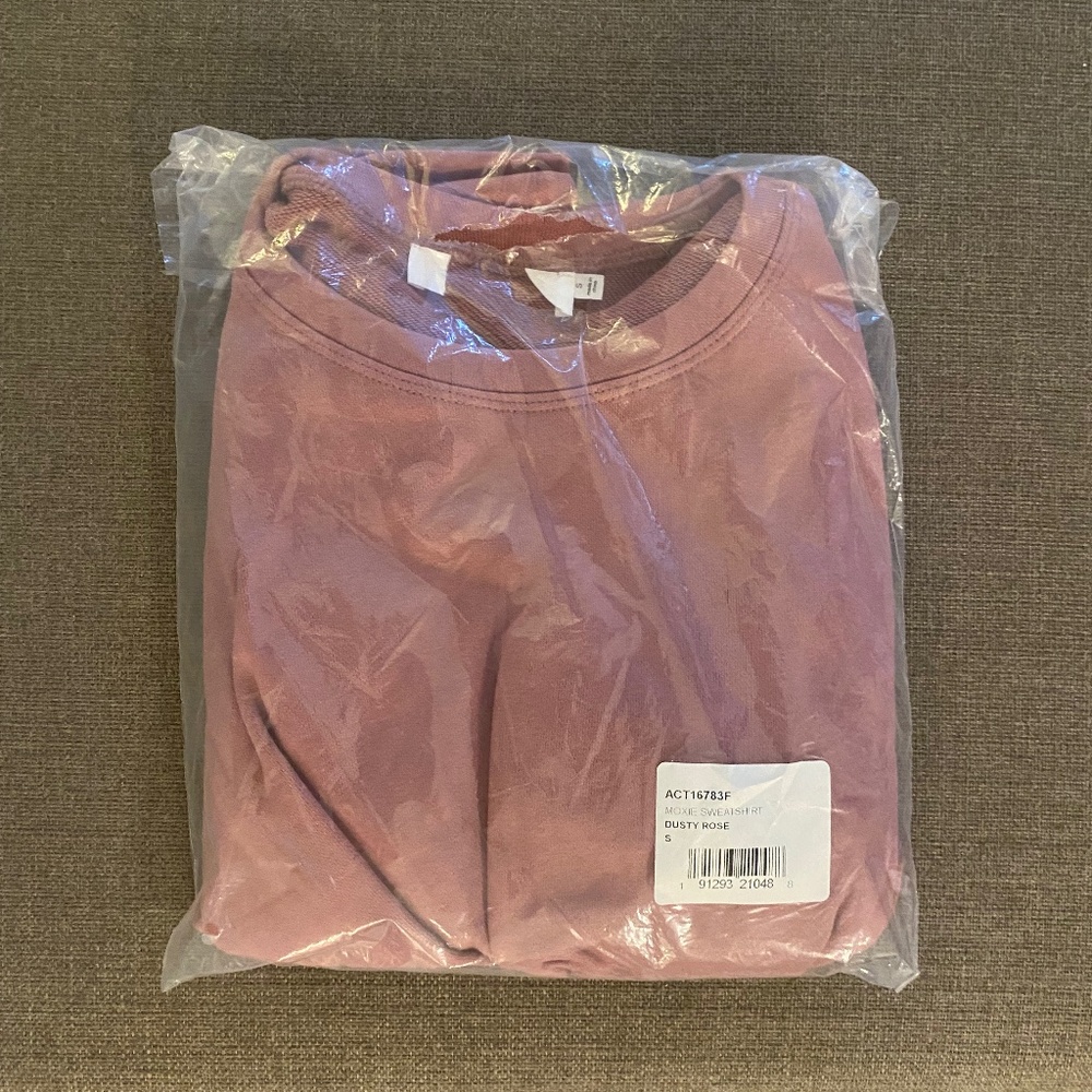Moxie dusty rose small sweatshirt new in bag